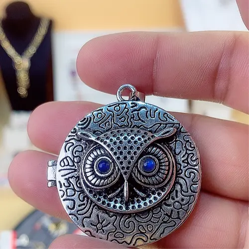 Natural Crystal Necklaces & Pendants