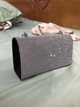 Product Review of Túi Xách Nữ Đeo Chéo Bag Clutch Đi Tiệc Cầm Tay Quai Kiềng Đính Đá BlingBling Màu Đen Màu Bạc Sang Chảnh Kèm Dây Xích Size 18 HÀNG CHUẨN QC Nhung Kem tuixach  thoitrang Khô sạch Nhẫn Đinh from H**g P**m 0