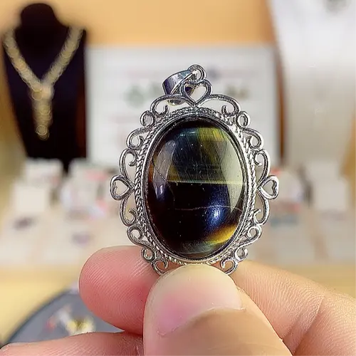 Natural Crystal Necklaces & Pendants