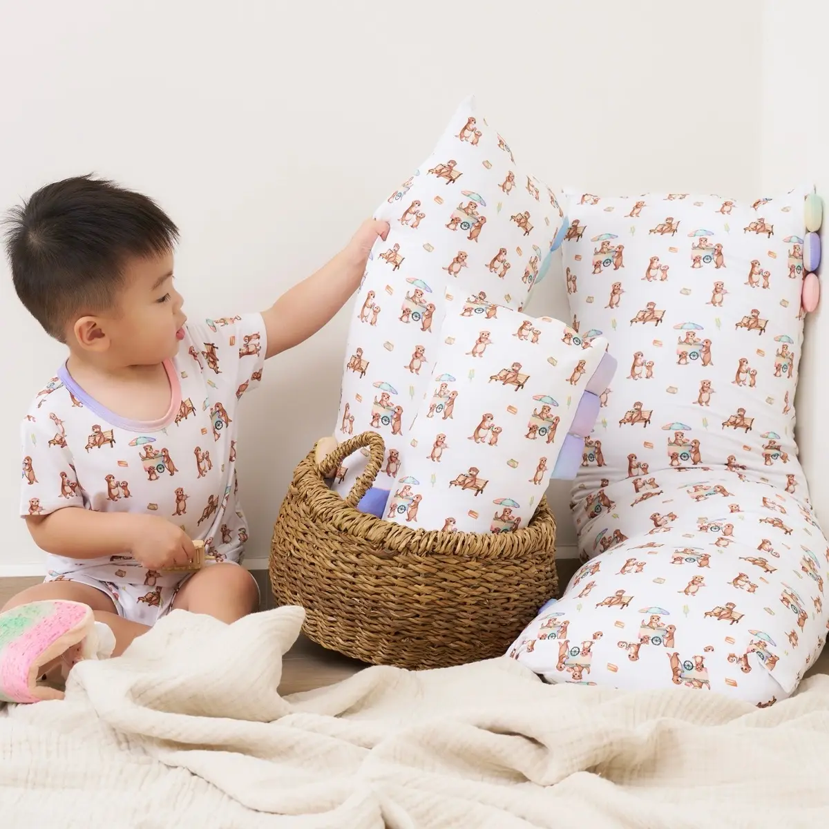Otters Jiak Ice Cream Bamboo Cotton Blanket, Cuddly Soft Baby Pillow Baa Baa