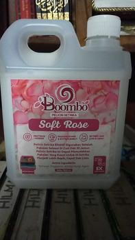 Product Review of Pelicin setrika Parfum Laundry Pewangi Pakaian 1 Liter Anti bakteri from I**e S**i 1