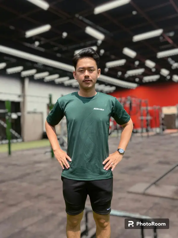 Paket 3 Kaos Rush n Run Baju Olahraga Lari Gym Pria Bahan Dryfit Dingin di Kulit Cepat Kering Abu 1