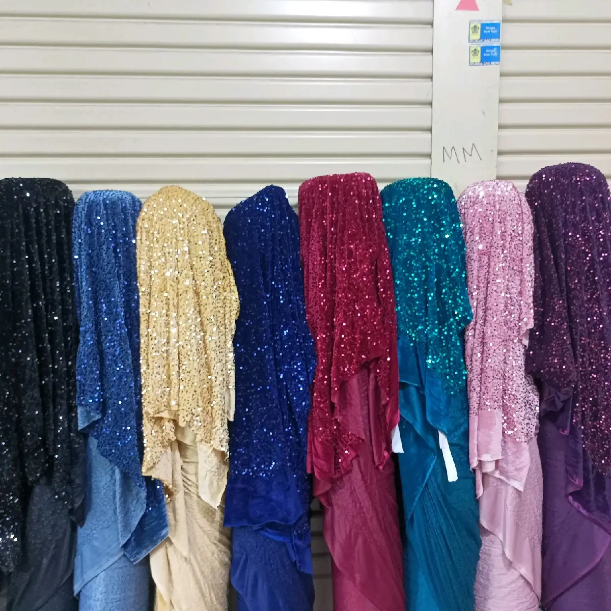 Kain Sequen Beludru Payet / Kain Beludru Payet Seribu / Bahan Bludru Payet
