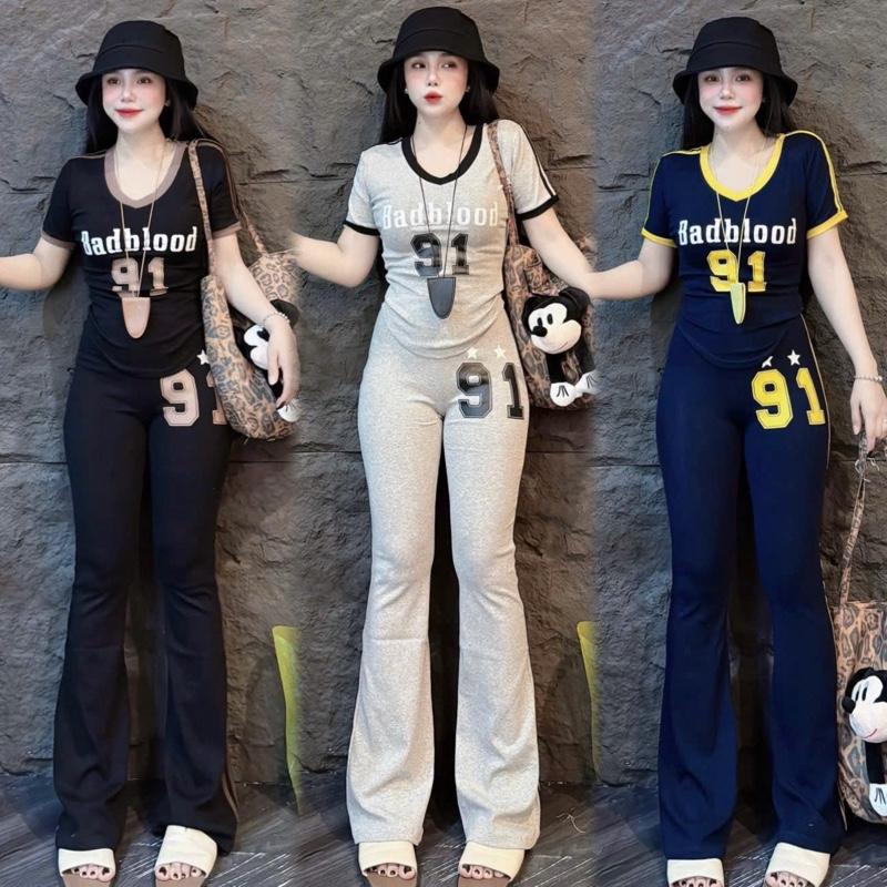   38kg-55kg  SIÊU PHẨM Bộ đồ nữ hack dáng quần loe nhẹ áo thun gân nữ cổ tròn tay ngắn chạy viền mix quần dài loe 