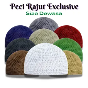 peci rajut all size redy black & white by mekkah madinah bangil