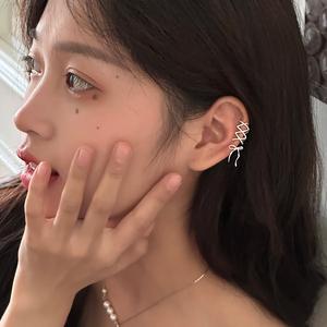 リボンボウイヤークリップ非貫通、最新ベストセラーイヤースタッド、ニッチデザイン、耳骨クリップ、女性用甘いイヤリング