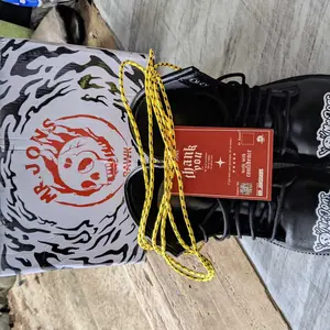 Mr.Jonsrawk Original Sepatu Formal Boots 8 Hole Pria Wanita Hitam