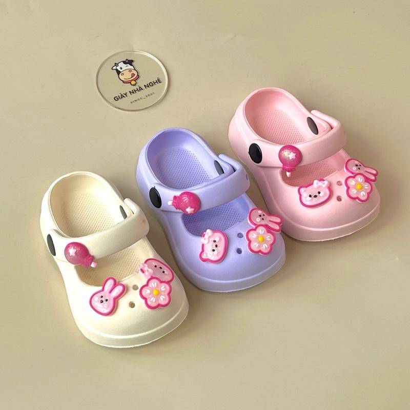 dép sục nhựa gắn sticker thỏ hoa đáng yêu bé thích mê chất liệu eva êm mềm nhẹ chống trượt cho bé gái S21