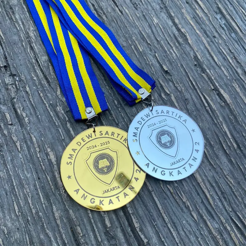 Medali gold grafir sudah dapat tali siap Pakai free design 1