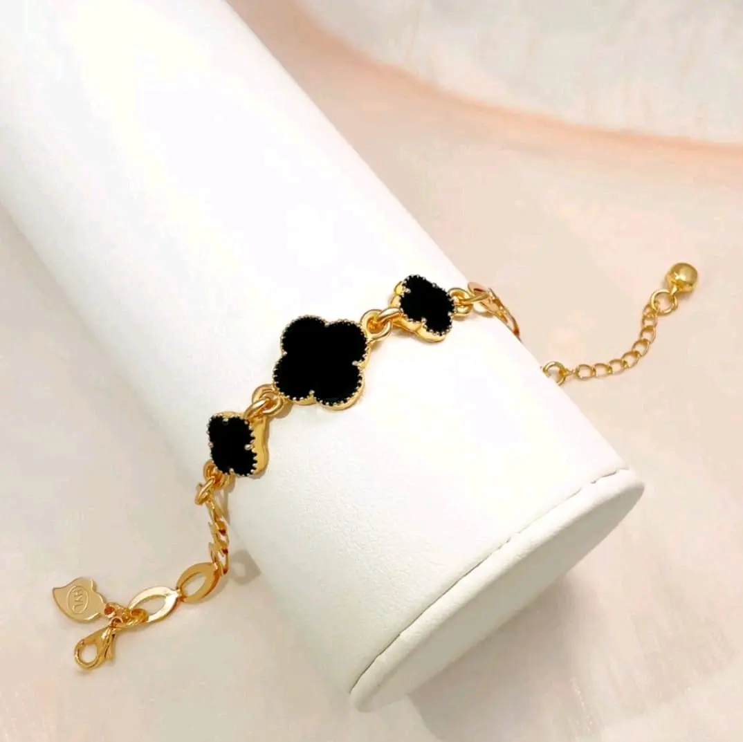 gelang tangan rantai wanita motif bunga hitam anti luntur Bracelets Aksesoris