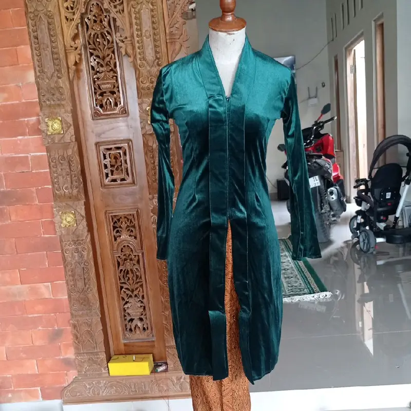 Kebaya Tunik Bludru Kartini / Tunik Kartini Bludru 0