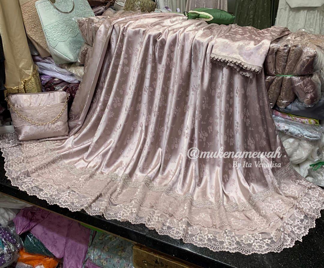 Mukenamewah - Mukena Yura - Mukena sutra embos premium - mukena mewah - Elegant