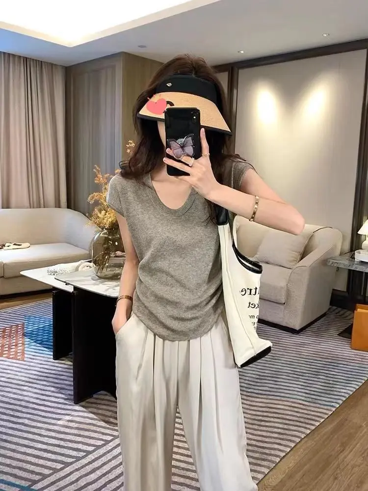 Y. （35-65kg)）Soft waxy, U-neck short-sleeved knit T-shirt