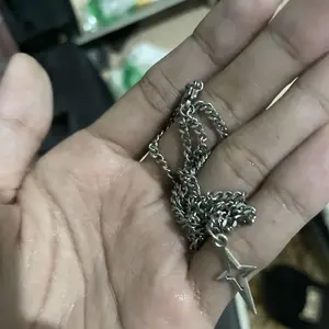 Anting Magnet Pria Wanita Diamond Mirip Tindik Desain Elegan Bahan Titanium Anti Karat Fleksibel untuk Kedua Gender Bridal Hoop Stud Earrings Tanpa Ear Cuff Polos Hemat Stylish clover kekinian