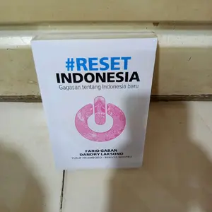 buku Reset indonesia.gagasan tentang indonesia baru.pengarang Farid Gaban Dandhy laksono..