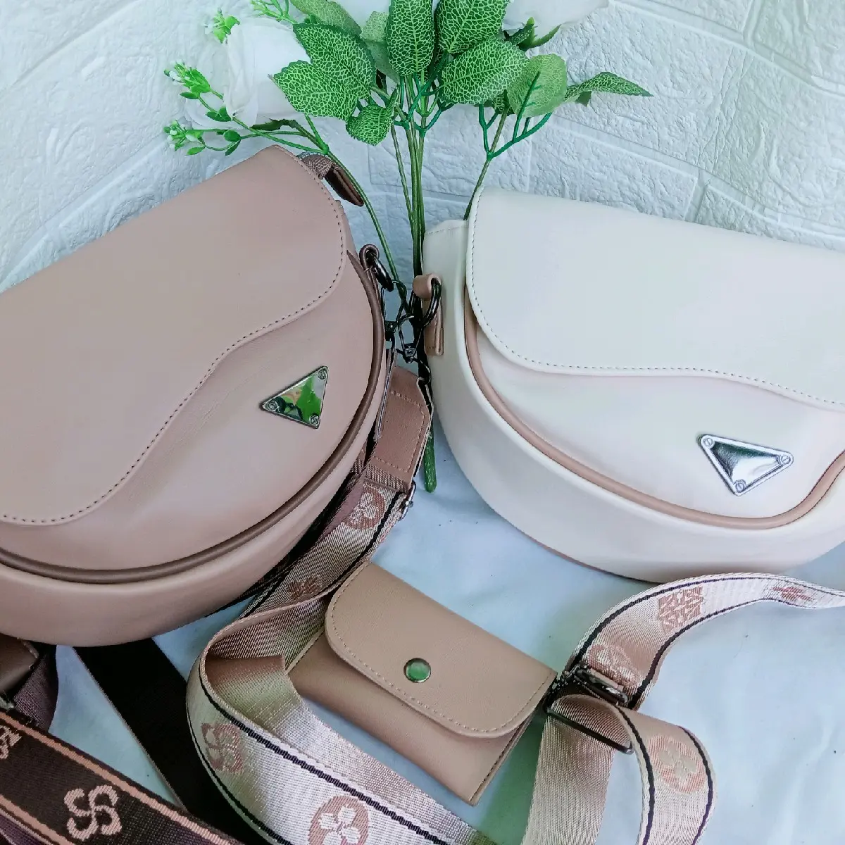 Tas selempang wanita terbaru terkini simple