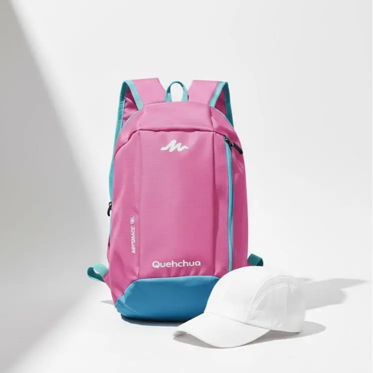 Tas Pink, Topi Putih