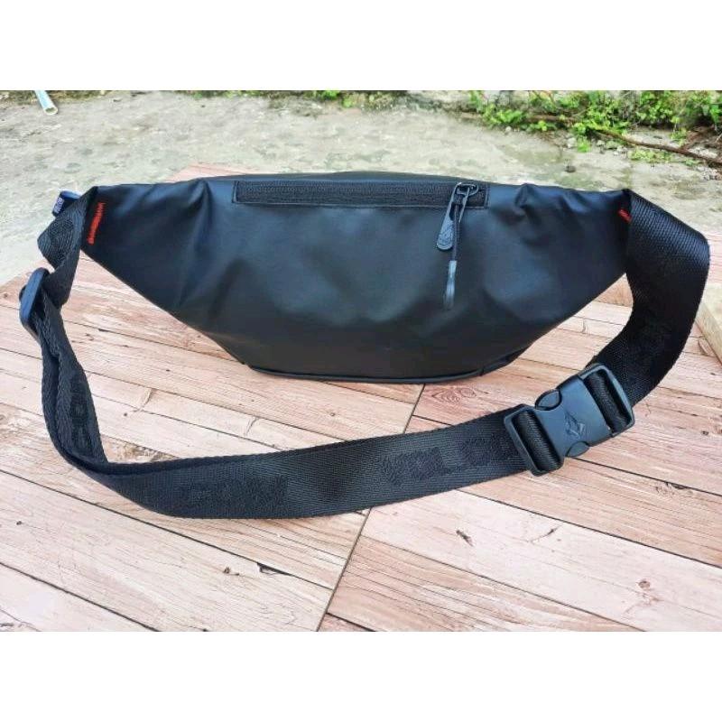 TAS PINGGANG VOLCOMM TAS VOLCOMM WAISTBAG VOLCOMM TAS SELEMPANG VOLCOMM WATERPROOF TAS PRIA WATERPROOF Hitam 4