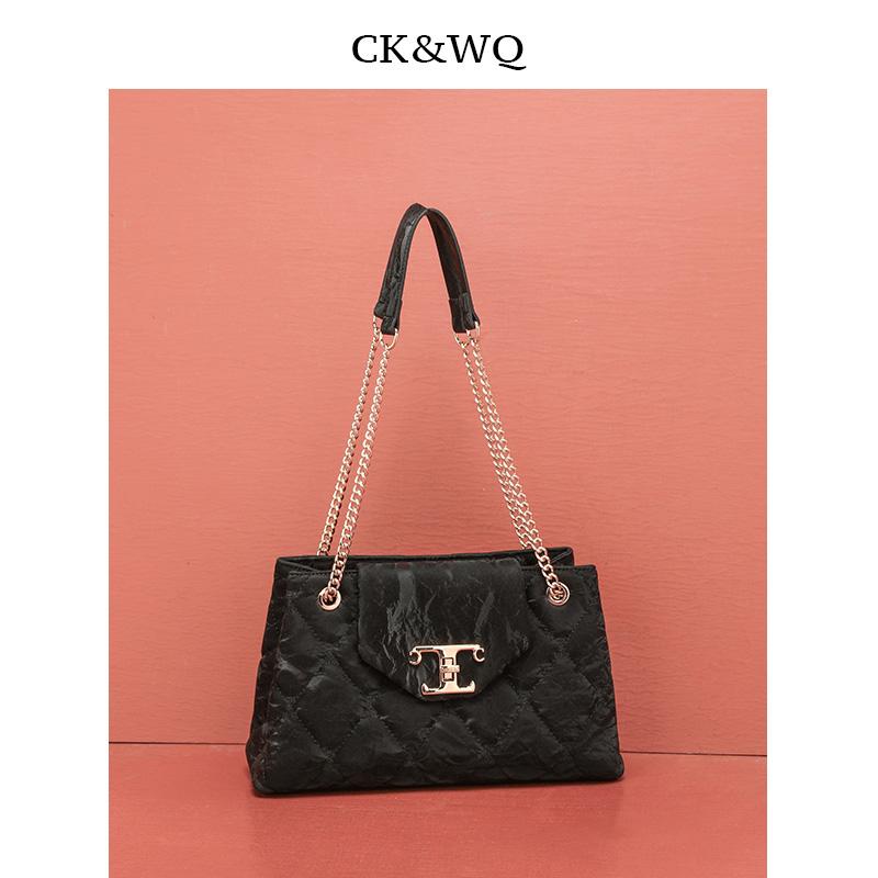  2369 - Túi xách nữ CK&WQ da mềm phong cách trẻ trung sang trọng thời thượng. Túi xách nữ da thật Bag nữ 2025 Túi xách đeo chéo đeo vai. 