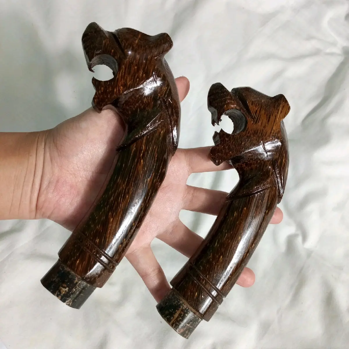 genggaman pisau model macan kayu aren