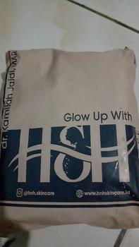 Product Review of HNH Facial Wash Acne Glow - Sabun Cuci Muka Gentle untuk Kulit Berminyak & Berjerawat from A** I**h 1