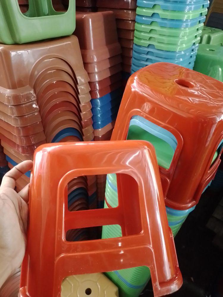 kursi anak / dingklik bahan plastik