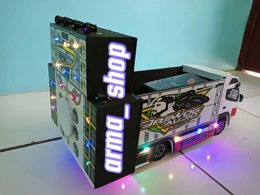 miniatur truck plus sound horeg GERATIS KASIH NAMA DAN FOTO