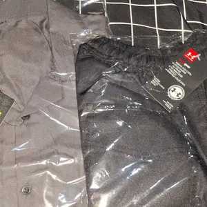 ONE SET SETELAN Kemeja Polos Pendek Hawai Dan Celana Boardshort Hitam Premium Keren Atasan Pria Casual