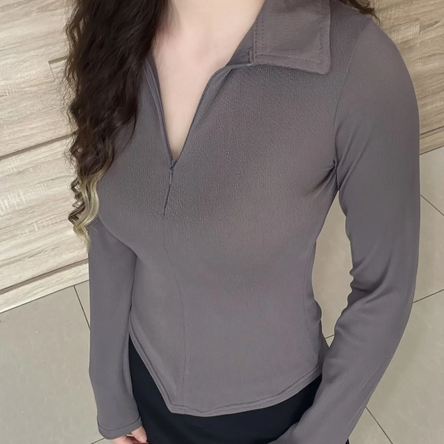 [Ảnh shop chụp] Áo Thun Nữ Cổ Bẻ Dài Tay Phối Khóa Kéo Dáng Ôm Vạt Bầu Chất Thun Tăm Hàn Mịn – BY BOOM STORE VN | BigBuy360 - bigbuy360.vn