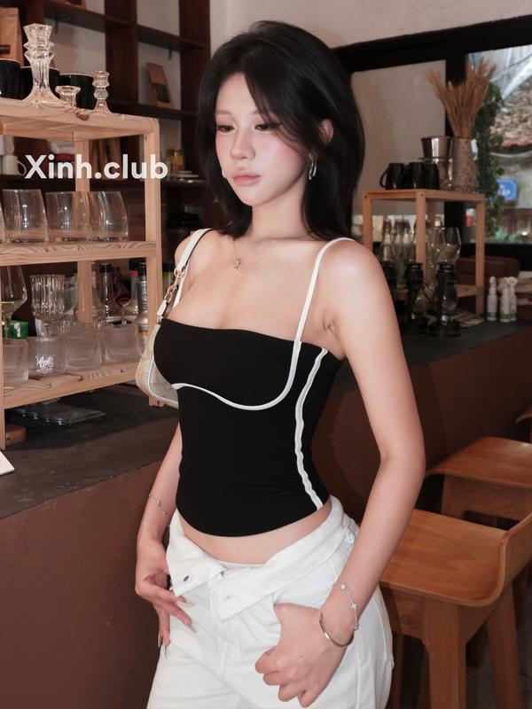 [Deal mở bán] Xinh.club - Áo 2 dây mảnh form ôm phối viền chân ngực - Mã 60501