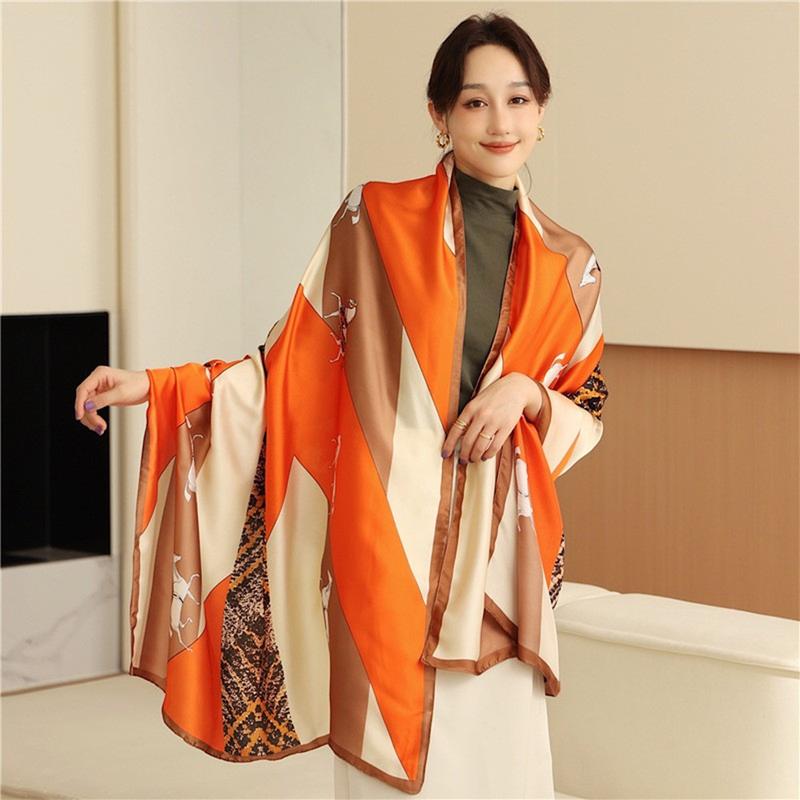 Product Introduction of Scarf pantai gaya baru untuk wanita shawl pelindung matahari sutra  perjalanan mode gaya asing Floral Silk 2