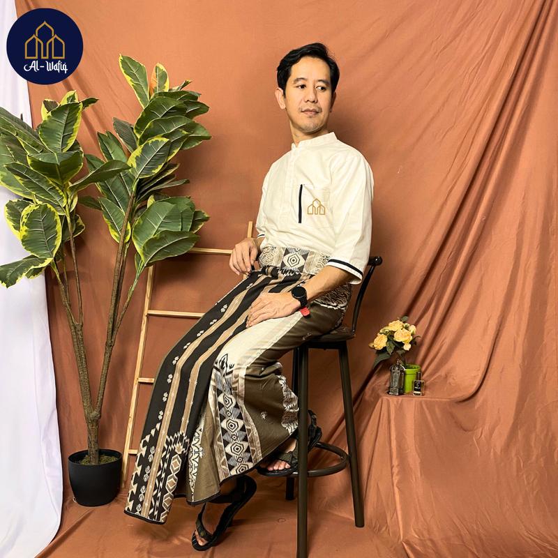 Sarung Tenun Al-Wafiq Bahan Katun Motif Batik Songket Pria Dewasa Santri Muslim Kain Hitam 1