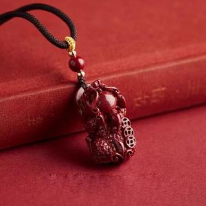 Loket Pixiu, Ukiran Tangan, Alamiah Cinnabar, Untuk Lelaki dan Wanita, Hiasan Gantung Pasir Ungu dan Emas, Hadiah Kreatif untuk Pasangan dalam Tahun Zodiak Mereka Jewelry Charms