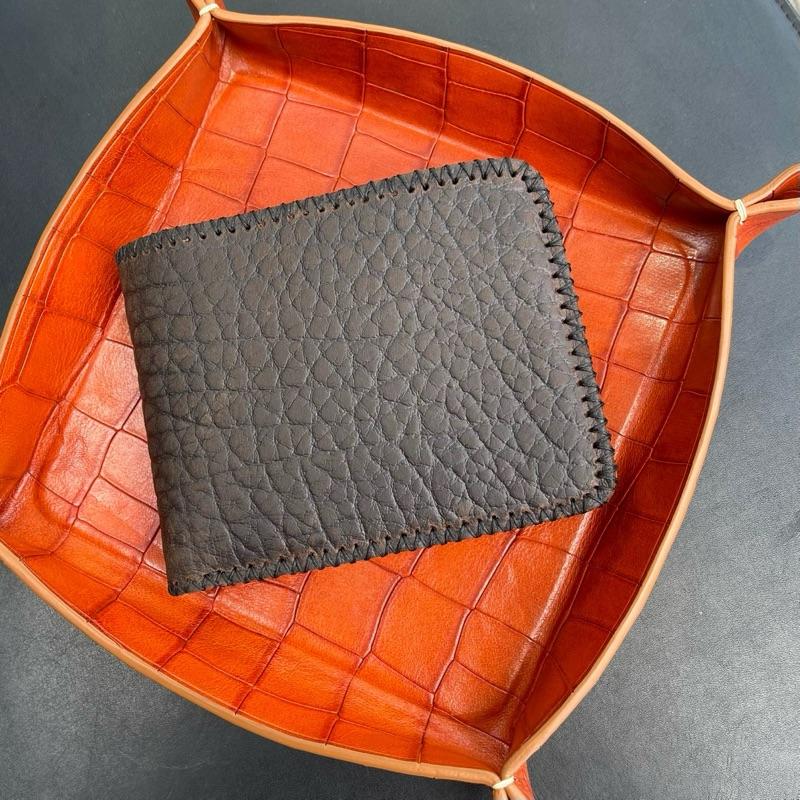 Ví Da đẹp cho nam , chất liệu da Bò Sáp vân da voi , hàng khâu viền Thủ Công – Size Chuẩn 9.5x12cm – Full Da, Khóa Kéo Đồng , chất da đanh dẻo