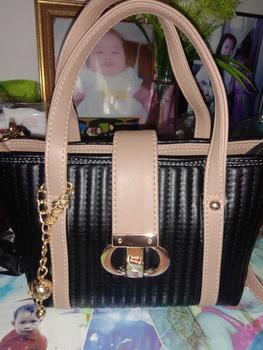 Product Review of [ALPAKA BAG] Wildanstore tas handbag selempang wanita from C**9 0