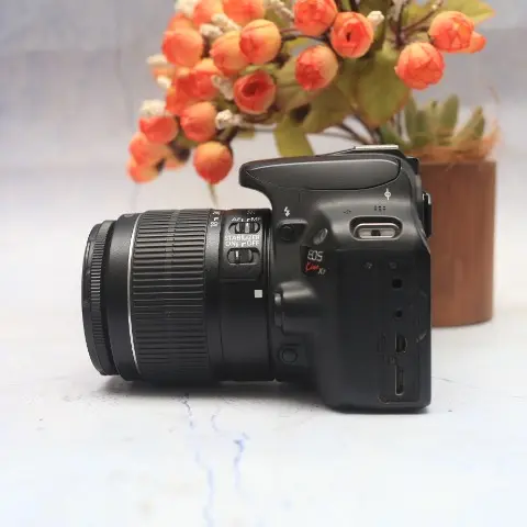 Kamera 100D Lensa Kit 18-55mm F3.5 DSLR
