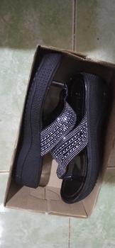 Product Review of Sandal Wedges Wanita Kekinian/ Sandal Wedges Wanita Model Jepit Manik-Manik Terbaru from ** A**i P**i 1