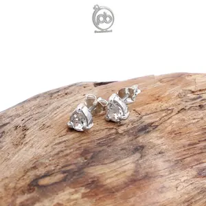 Anting Tindik Stud Wanita White Topaz Tear Drop Perak 925 Tearina