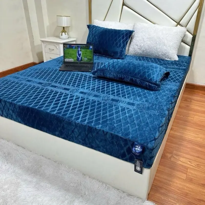 ￼Bộ ga gối nỉ tuyết COCO dập vân 5D siêu ấm cho mùa đông, Bộ 3 món ga giường vỏ gối nỉ nhung sữa chất liệu mềm mại