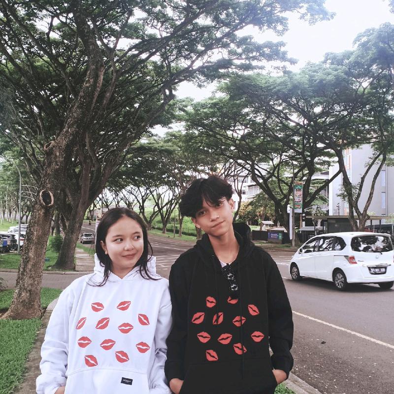 HOODIE SWEATER KISS UNISEX HIGH QUALITY PREMIUM DISTRO Fleece Tebal Wanita Pria 6