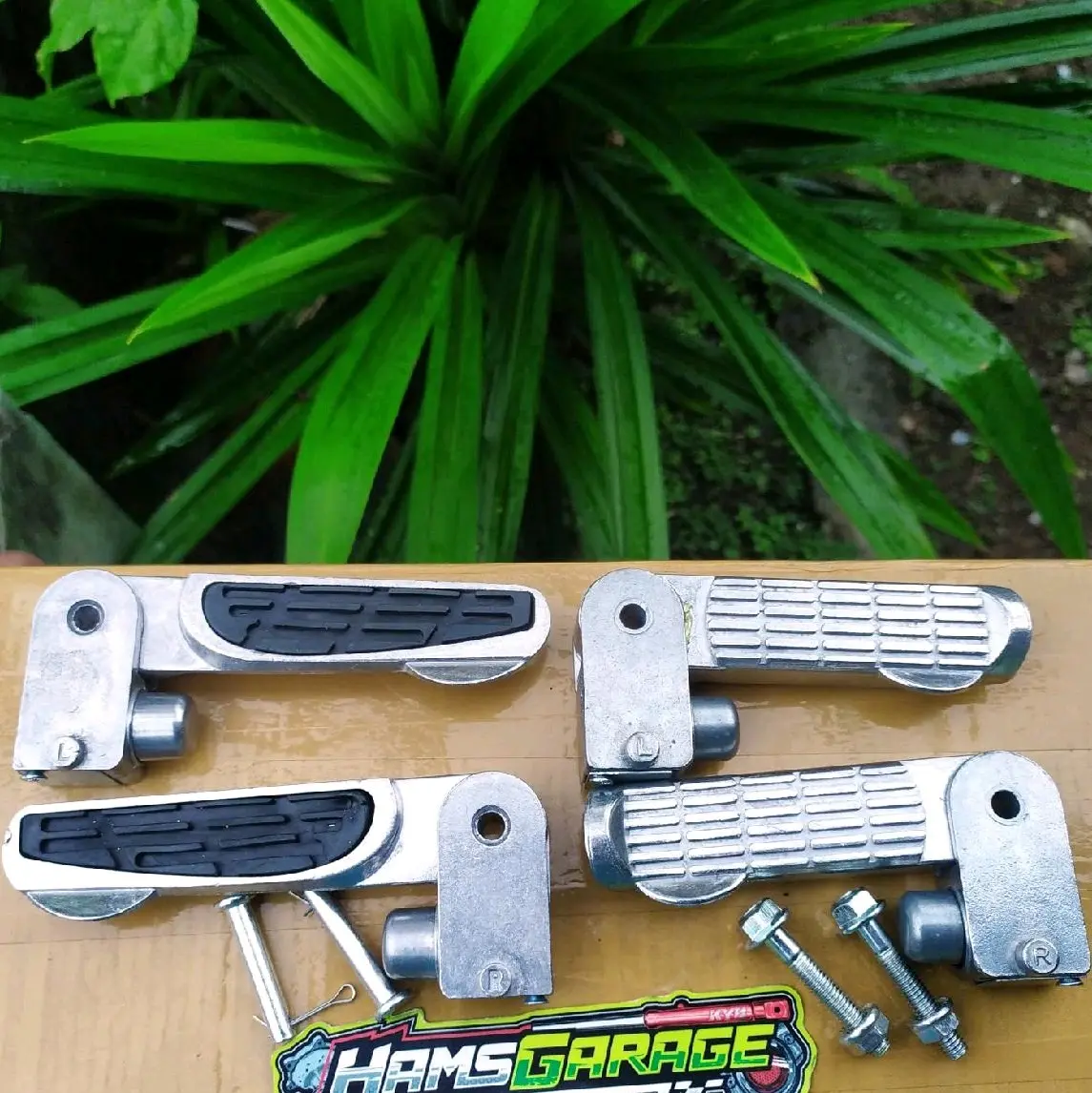 FOOTSTEP TOMBOL UNIVERSAL ANTI PEPLEH PINJAKAN KAKI BELAKANG POSTEP BOSTEP FOOT STEP TOMBOL KICK LOCK IN ORI CIMCO CYMCO HONDA YAMAHA SUZUKI KIMCO PNP HONDA SUZUKI YAMAHA NINJA RX KING REVO CB GL MP TIGER KYMCO SR Free LX Pijakan kaki Easy JR ORIGINAL ORI