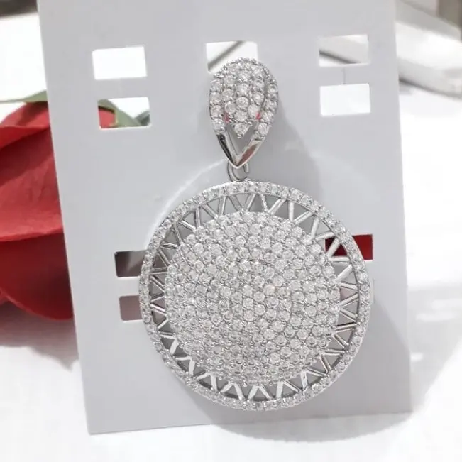 Liontin Wanita Tanpa Kalung Full Mata Bulat Putih Mewah Dewasa Elegan Silver Aksesoris