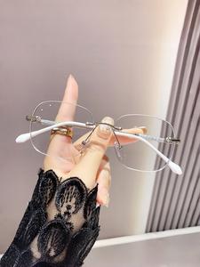 Gafas de moda sin montura para mujer con lentes fotocromáticas HD, perfectas para vacaciones de verano en la playa, actividades al aire libre y viajes