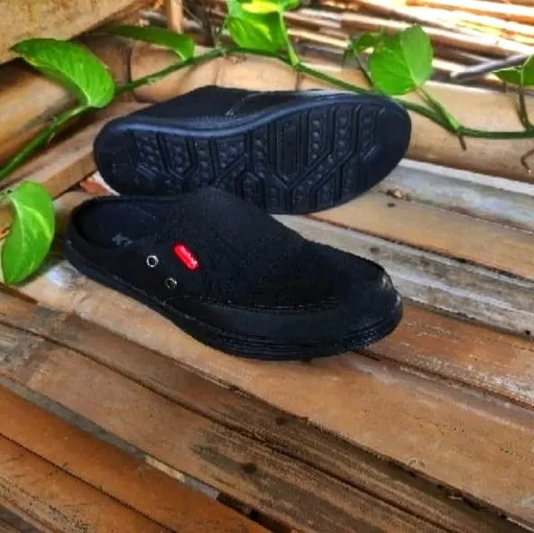 Promo cuci gudang / Sepatu pria / sepatu slop / selop / slop pria kekinian Shoes Karet  Sendal Kasual