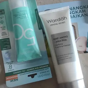 NEW WARDAH Crystal Secret NMF Amino + AHA PHA Clarifying Foaming Cleanser 100 ml - Sabun Cuci Muka Gentle Acid Mantle Expert - Membersihkan dengan Gentle - Kulit Lembap dan Tampak Cerah Sebening Kristal - Skincare