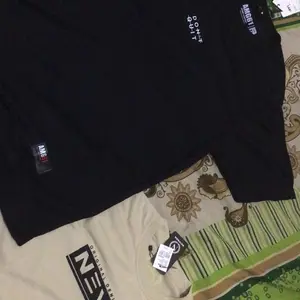 2 Pcs Kaos Distro Atasan Pria Wanita Motif Keren  Semi Katun Atasan Pendek Simple  Nyaman Santai Pasangan Couple Oblong Baju Dewasa Keluarga Pilih Unisex Polos