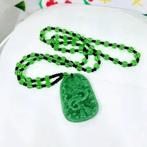 Kalung liontin giok hijau ukir naga