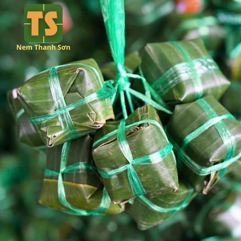 NEM CHUA GÓI LÁ CHUỐI TRUYỀN THỐNG - KHÔNG HỢP VỊ KH BẮC TRUNG - Đồ khô Nem có tỏi ớt - Trọng lượng 180g- Nem Lai Vung Thanh Sơn - Đặc sản Miền Tây