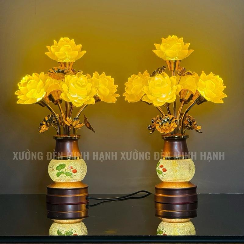    Tặng Kèm Chuỗi Trầm 108 Hạt   Đèn Thờ Hoa Sen - 3 Cỡ: 5 7 9 Bông | Cao 42 & 50cm | Bầu Thủy Tinh Tuyết Khắc Khóm Sen | Giá 1 Đôi | Tặng LED Dự Phòng | Minh Hạnh Hàng L1 