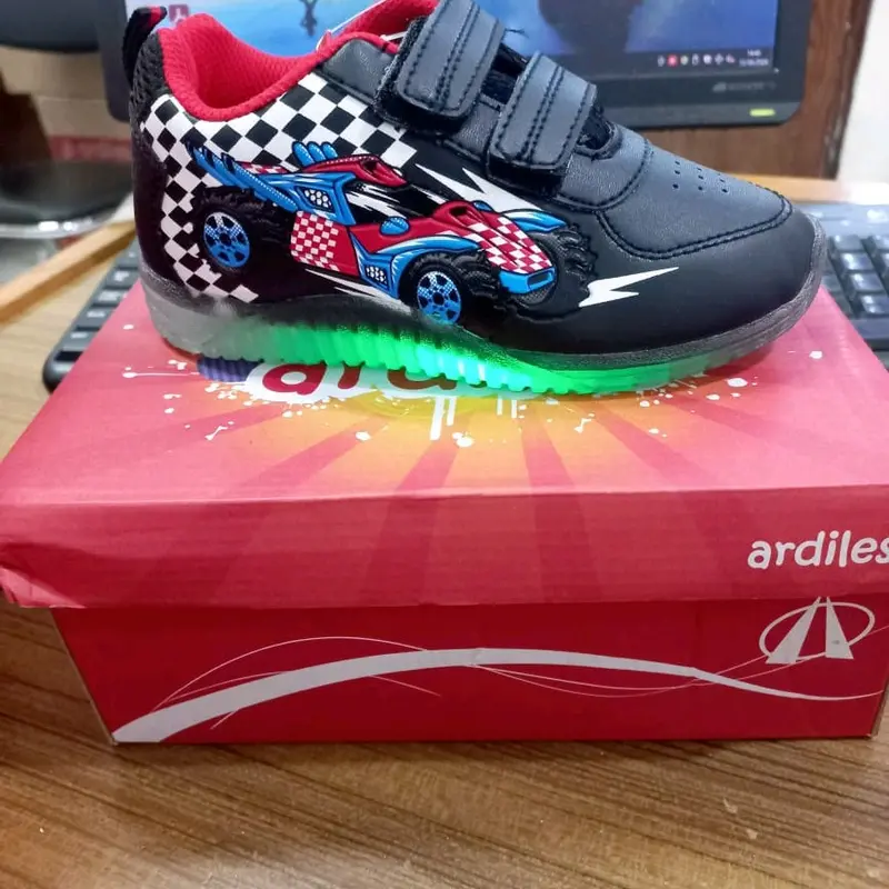 Sepatu Ardiles Lampu Mendovi 1